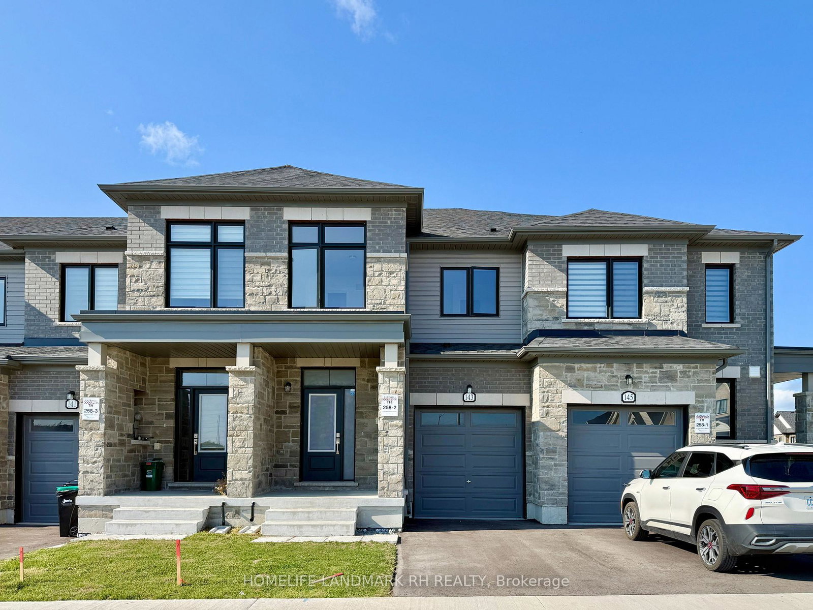 143-fenchurch-manor-barrie-ontario-s12390165