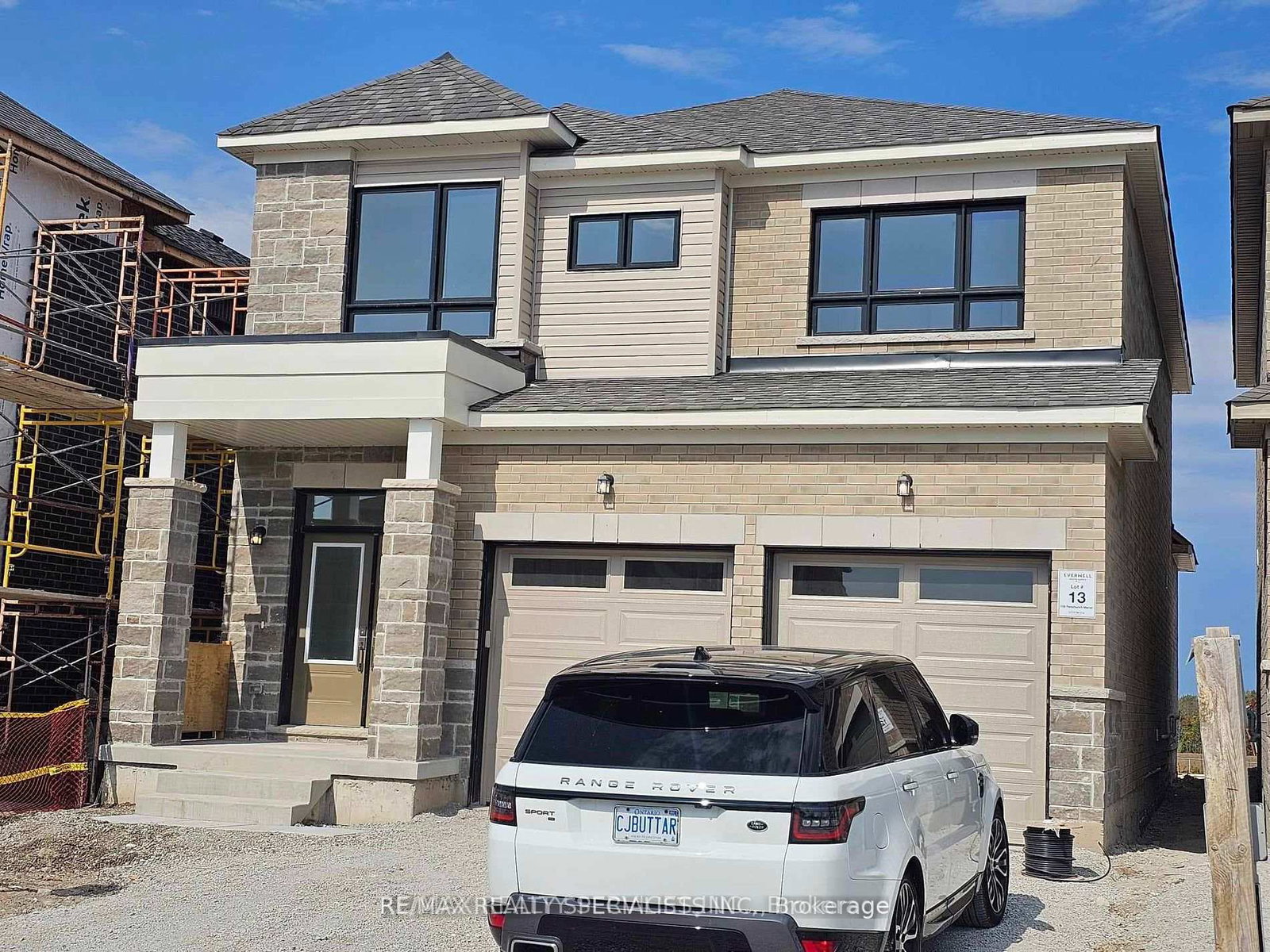 155-fenchurch-manor-barrie-ontario-s12393551