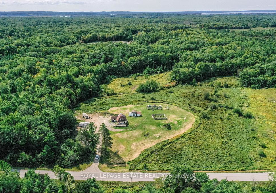 2488-irish-line-severn-ontario-s12396271