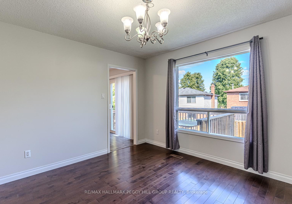 16-autumn-lane-barrie-ontario-s12398045