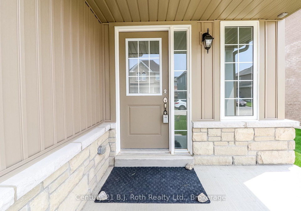 243-mckenzie-drive-clearview-ontario-s12403518