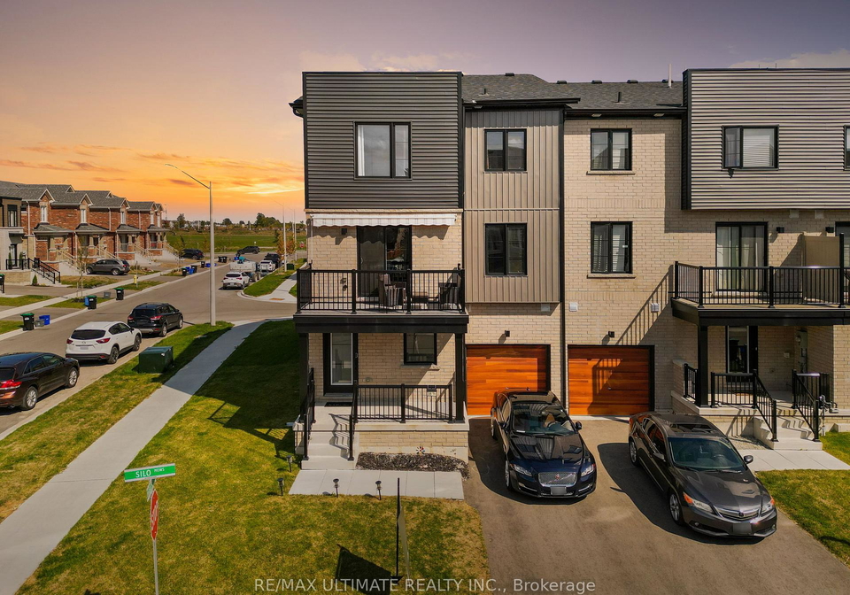 38-silo-mews-barrie-ontario-s12407500