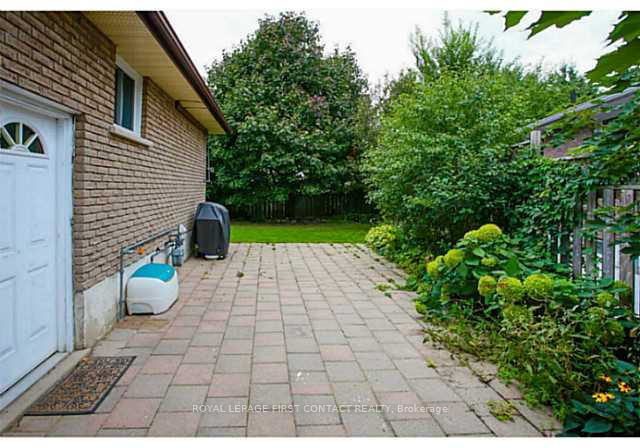9-redwood-lower-level-court-barrie-ontario-s12407538