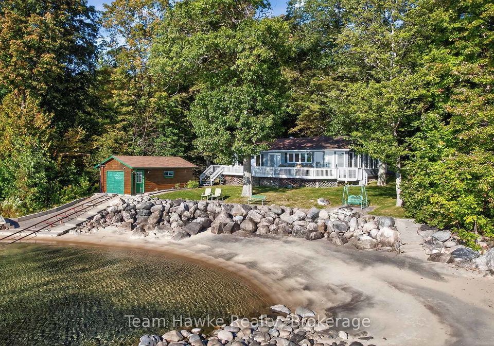 2082-beaches-road-n-tiny-ontario-s12414777