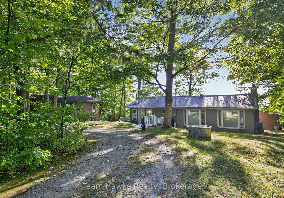 2082-beaches-road-n-tiny-ontario-s12414777