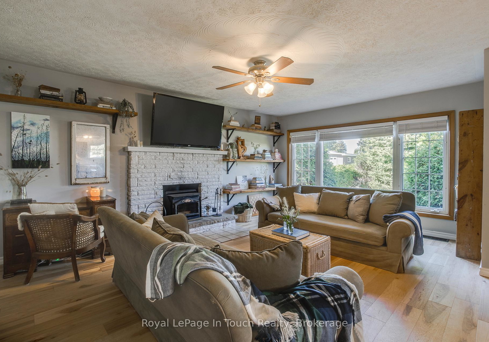 317-lafontaine-road-w-tiny-ontario-s12419423