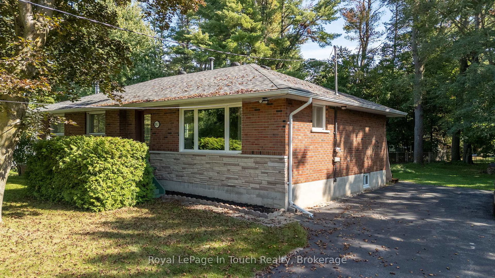 3957-horseshoe-valley-road-w-springwater-ontario-s12419911