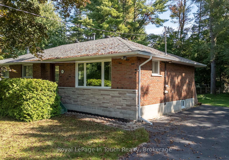 3957-horseshoe-valley-road-w-springwater-ontario-s12419911