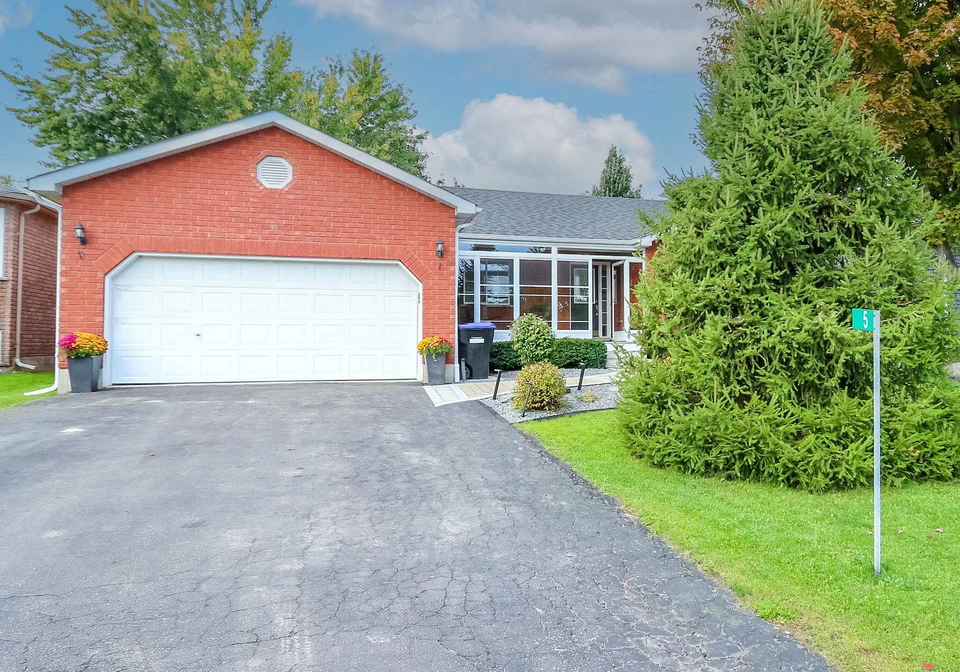 5-burton-crescent-springwater-ontario-s12430326