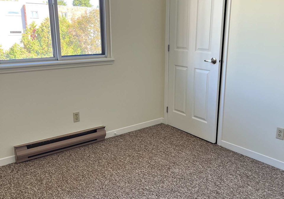 131-edgehill-drive-barrie-ontario-s12431580