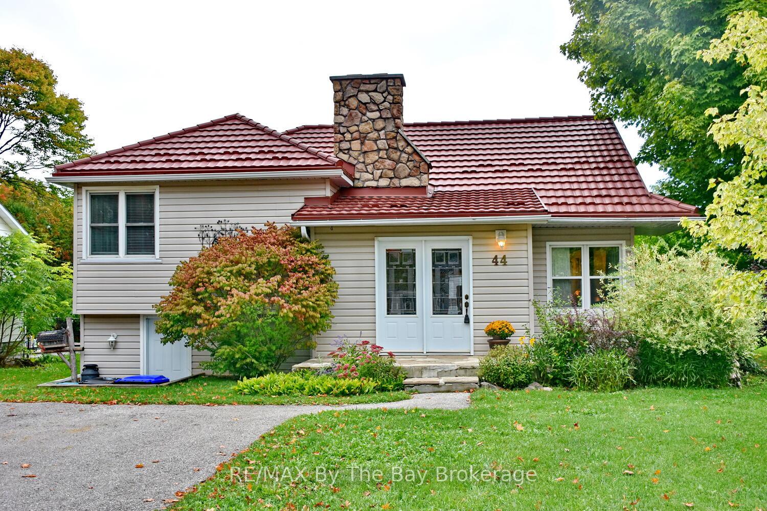 44-peter-street-springwater-ontario-s12431658