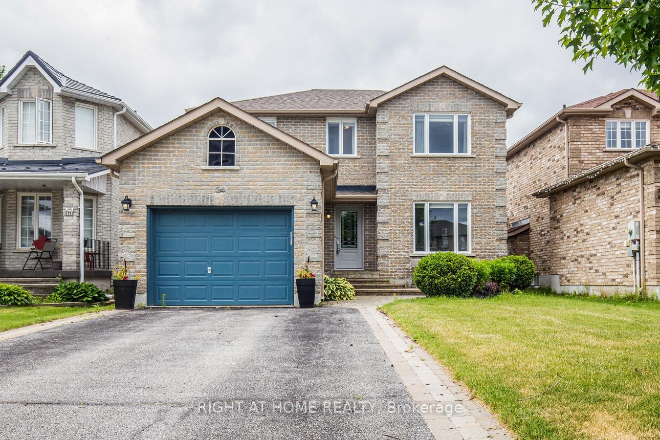 34-lang-drive-barrie-ontario-s12434263