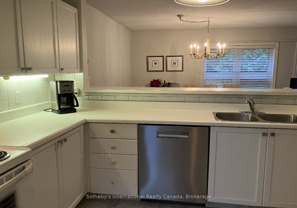 903-cedar-pointe-court-collingwood-ontario-s12434605
