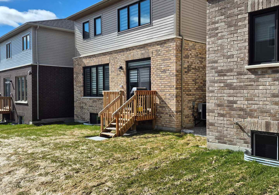 18-gemini-drive-barrie-ontario-s12438132