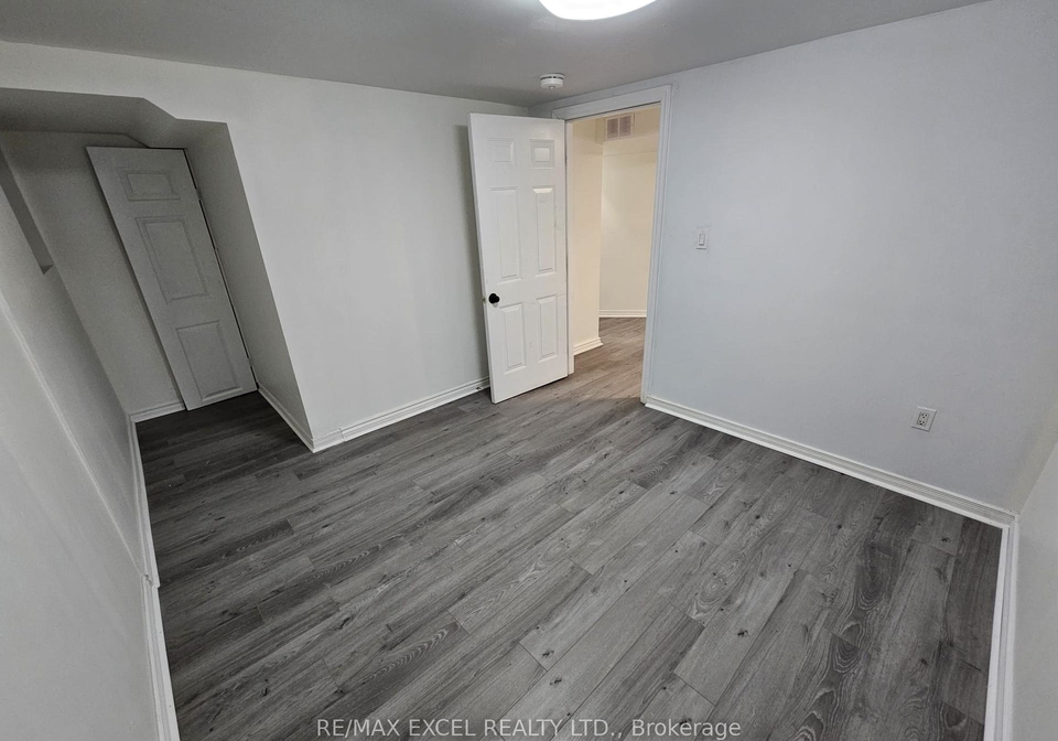 24-sylvia-street-barrie-ontario-s12440589