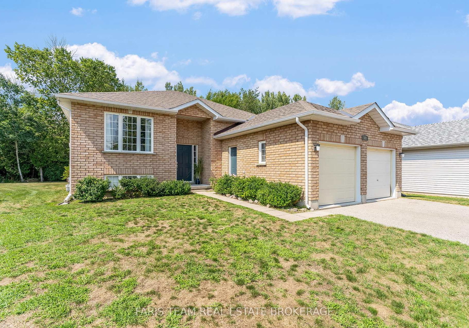 83-georgias-walk-tay-ontario-s12441010