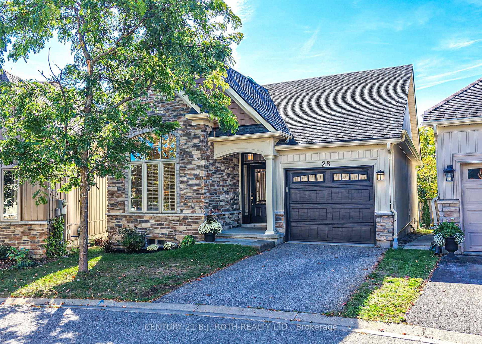 28-canterbury-circle-orillia-ontario-s12442581