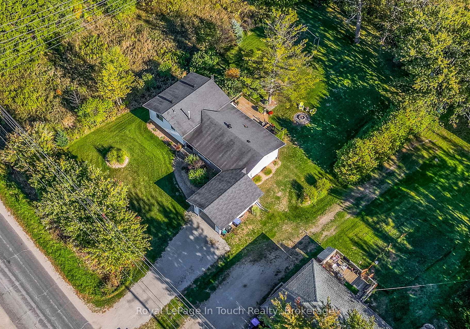 1023-flos-4-road-w-springwater-ontario-s12443744