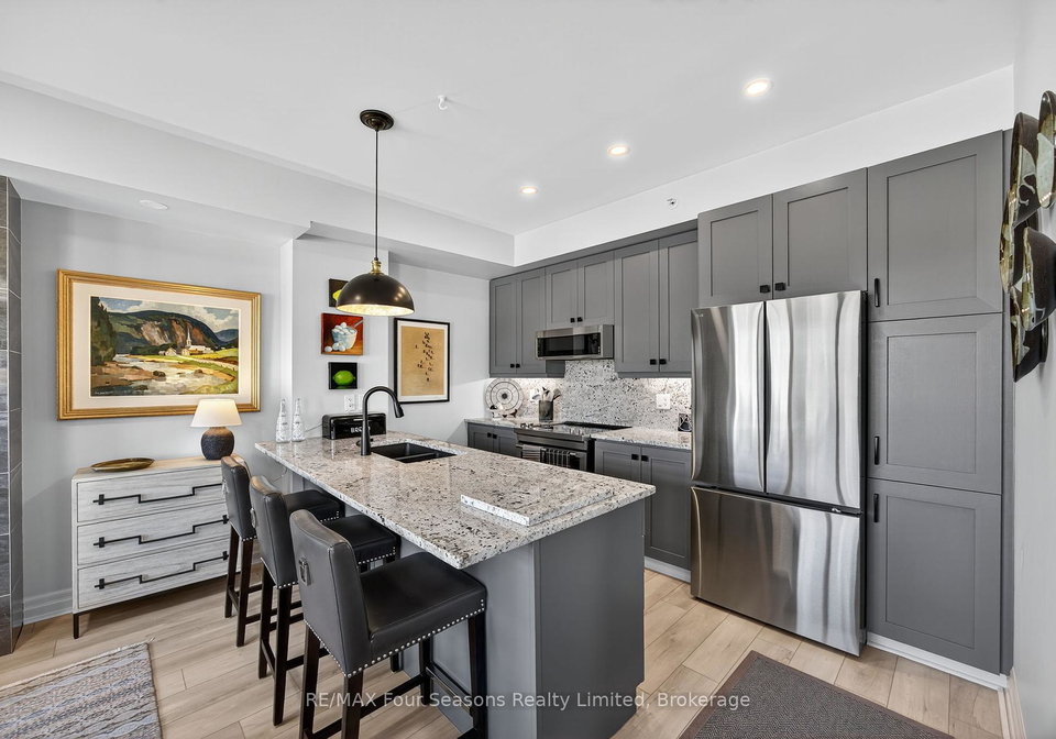 1-shipyard-lane-collingwood-ontario-s12443939