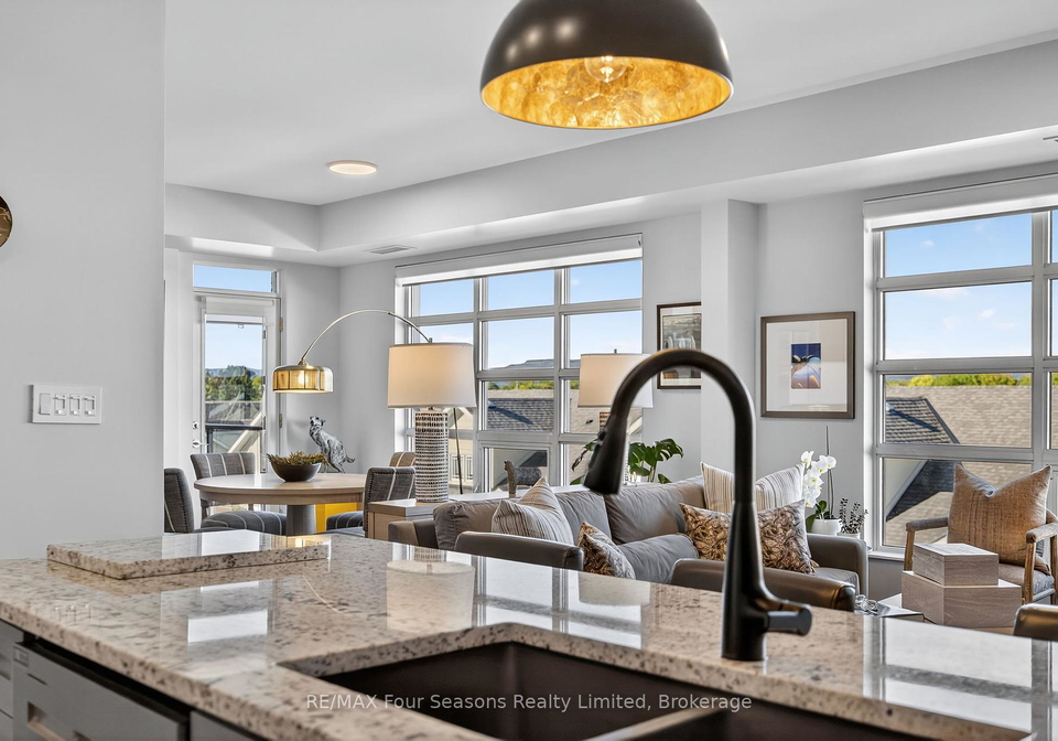 1-shipyard-lane-collingwood-ontario-s12443939