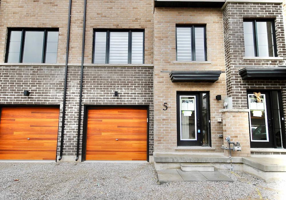 5-pumpkin-corner-crescent-barrie-ontario-s12446989