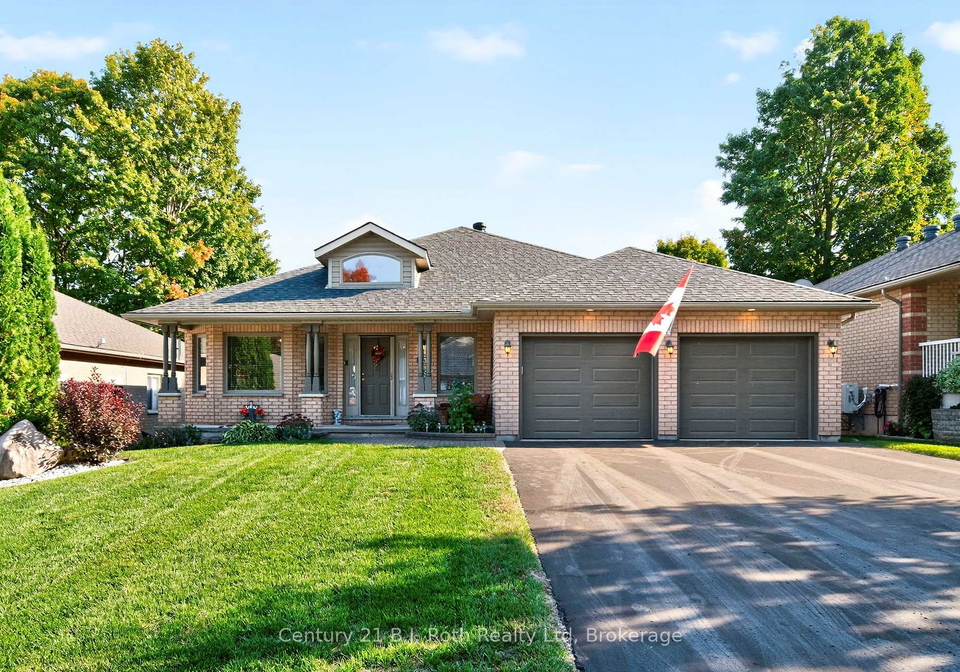 33-marchand-drive-penetanguishene-ontario-s12447783