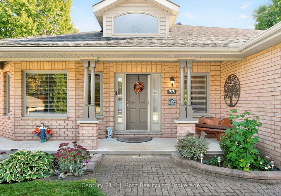 33-marchand-drive-penetanguishene-ontario-s12447783