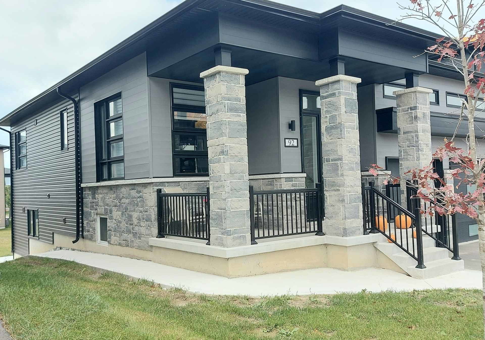 92-berkely-street-wasaga-beach-ontario-s12450138