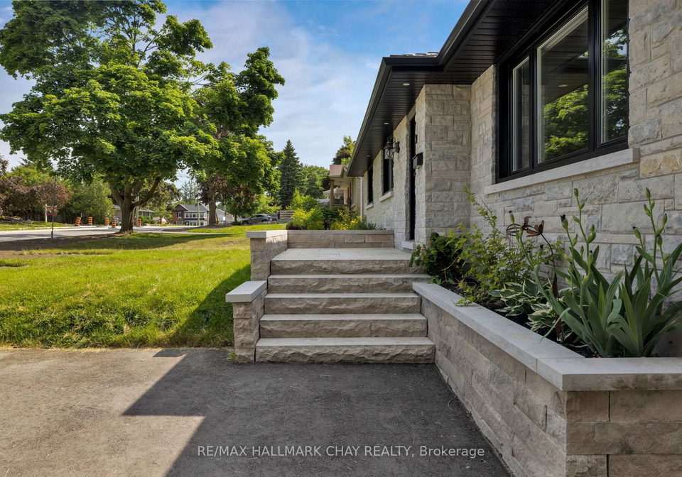 39-eugenia-street-barrie-ontario-s12451258