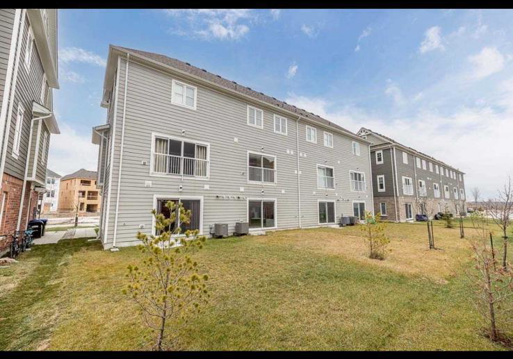 28-surf-drive-wasaga-beach-ontario-s12454707