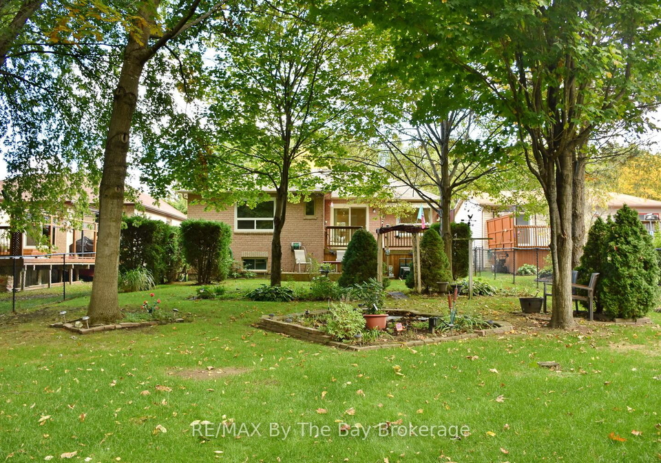 38-timberland-crescent-wasaga-beach-ontario-s12456021
