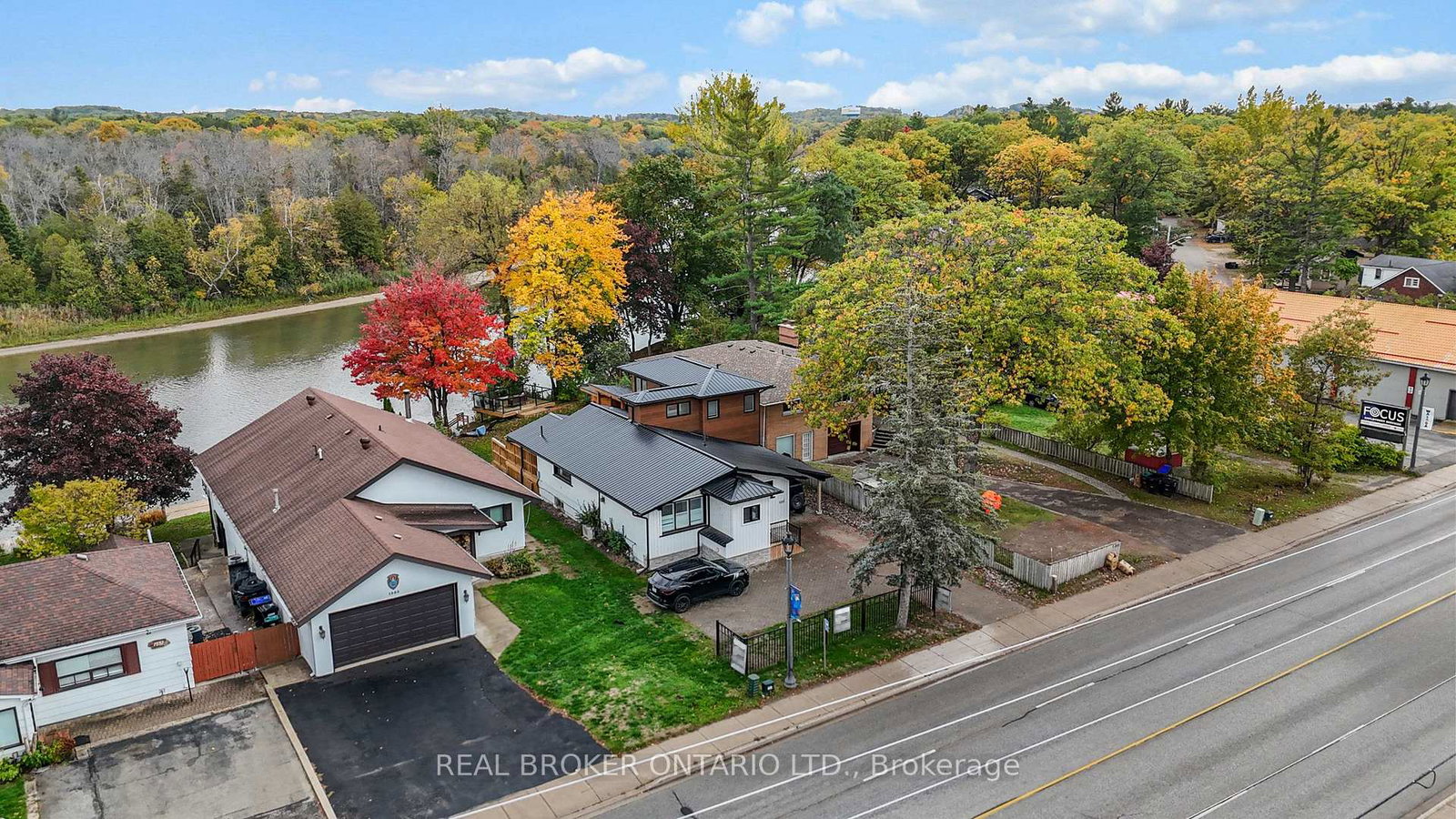 1359-mosley-street-wasaga-beach-ontario-s12456955