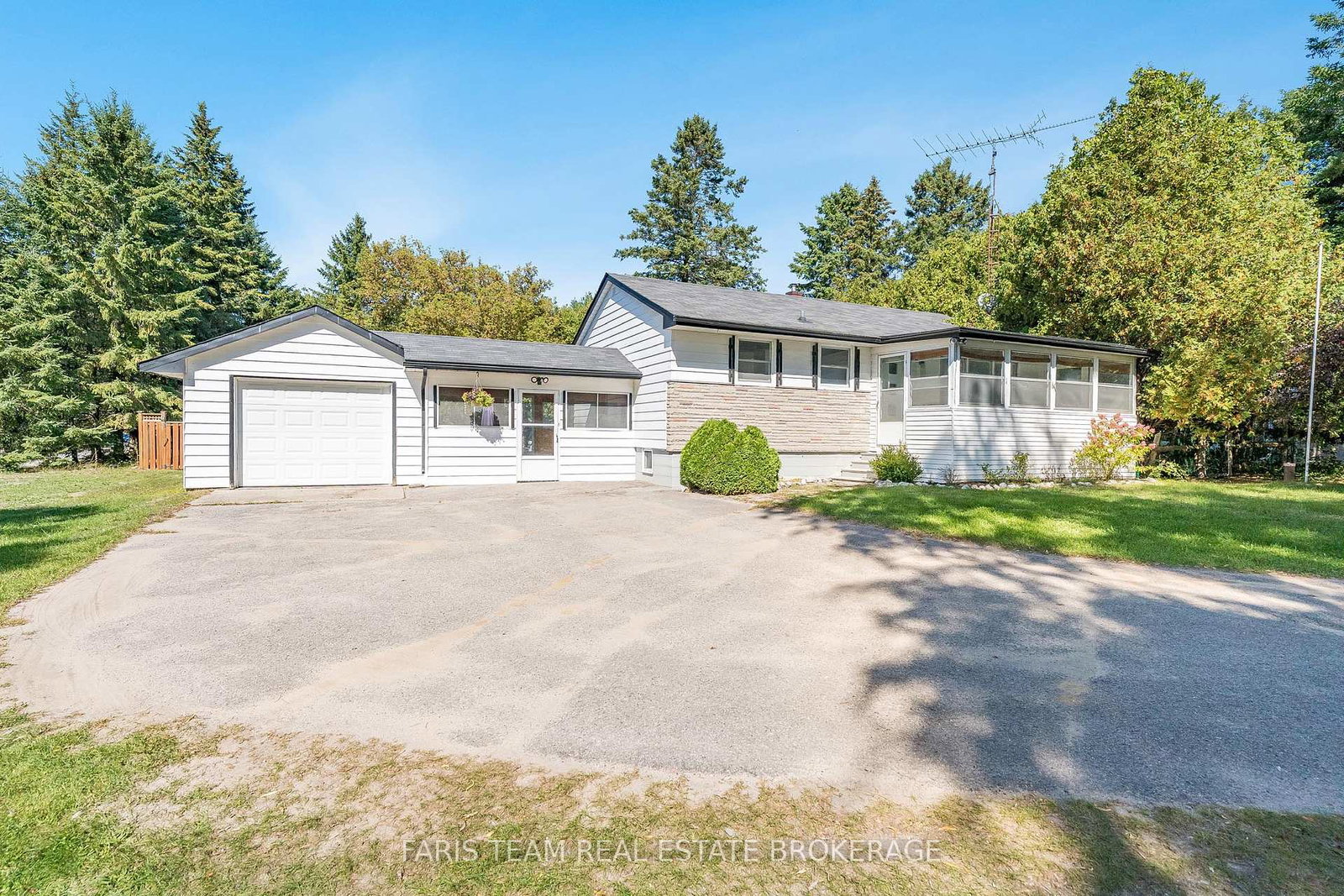 2570-sunnidale-road-springwater-ontario-s12462644