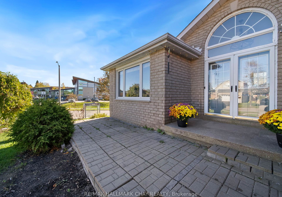7-assiniboine-drive-barrie-ontario-s12467907