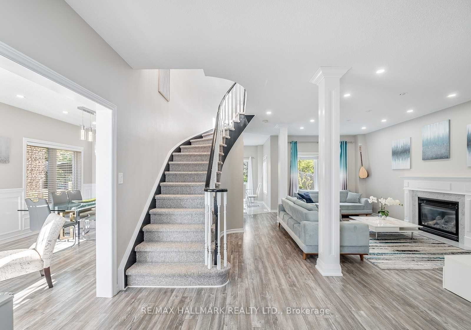 17-silver-trail-barrie-ontario-s12468757