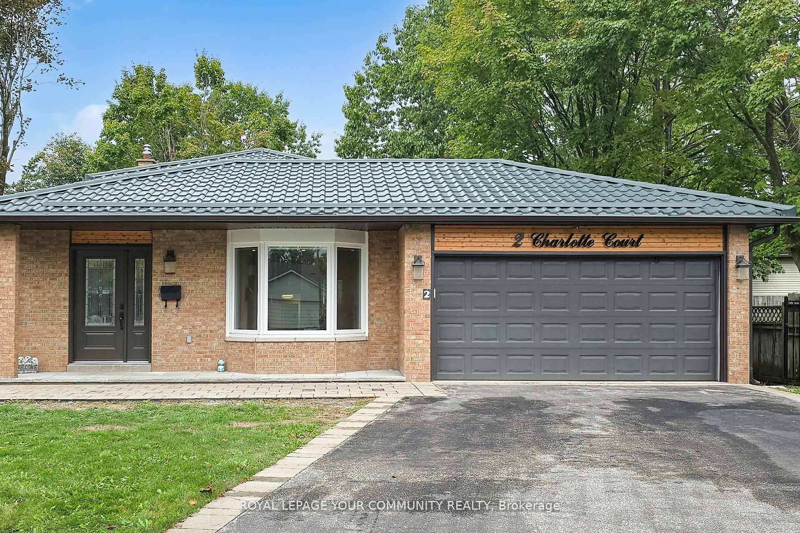 2-charlotte-court-barrie-ontario-s12468785