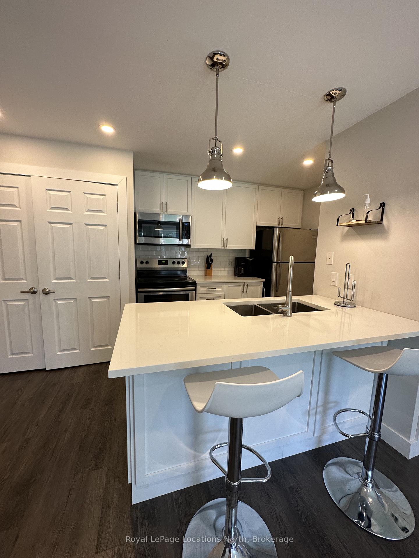 21-dawson-drive-collingwood-ontario-s12469458