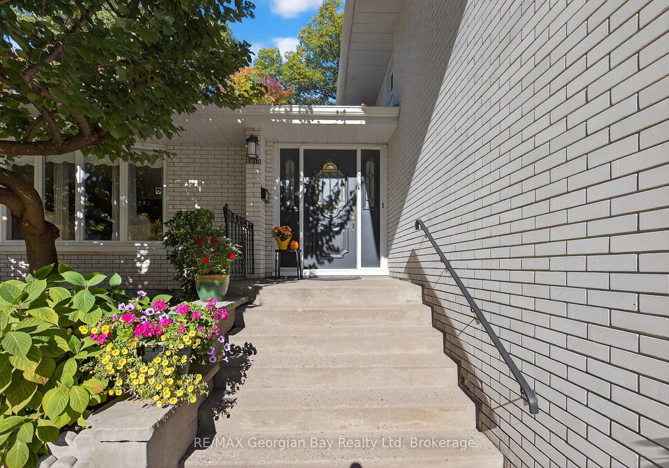 1014-hugel-avenue-midland-ontario-s12472117