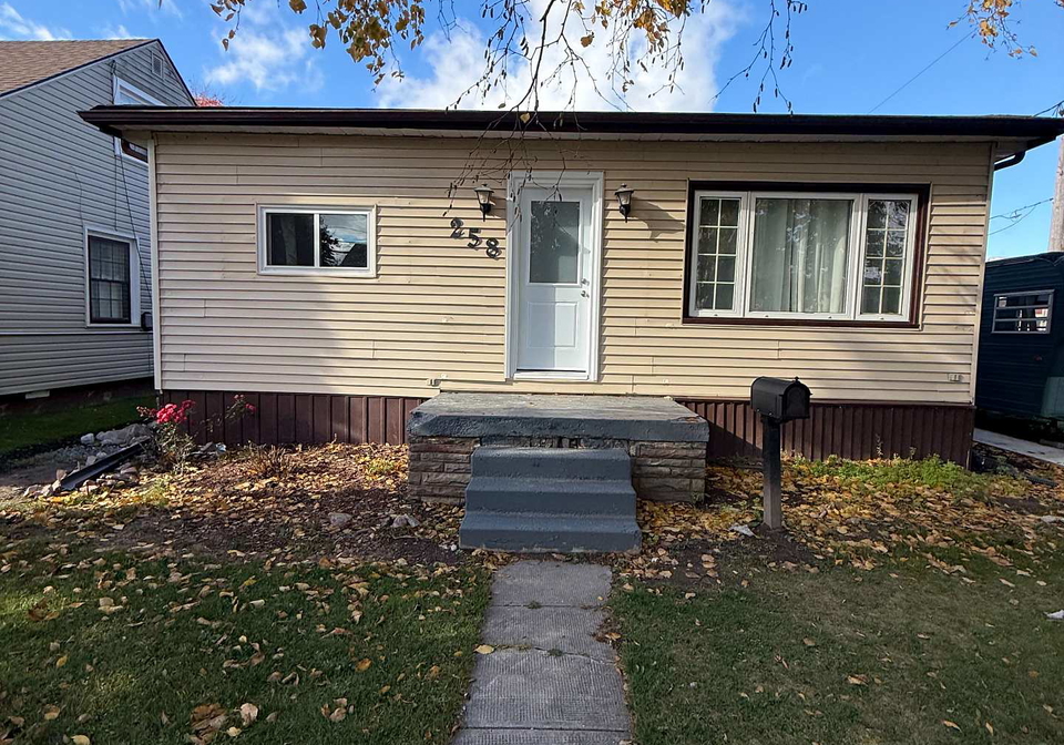 258-elizabeth-street-midland-ontario-s12473360