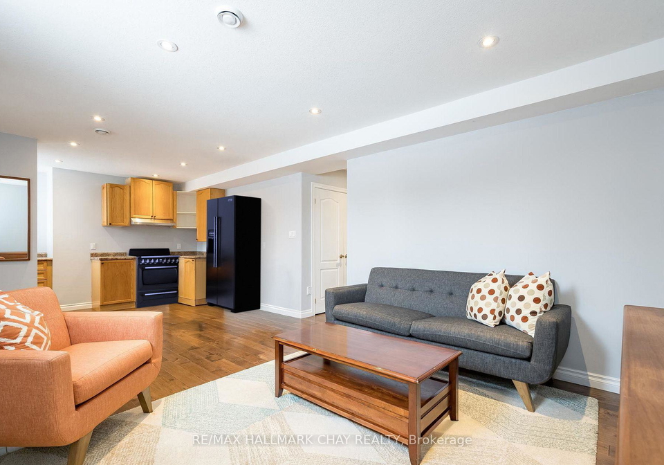 34-paddy-dunns-circle-barrie-ontario-s12474395