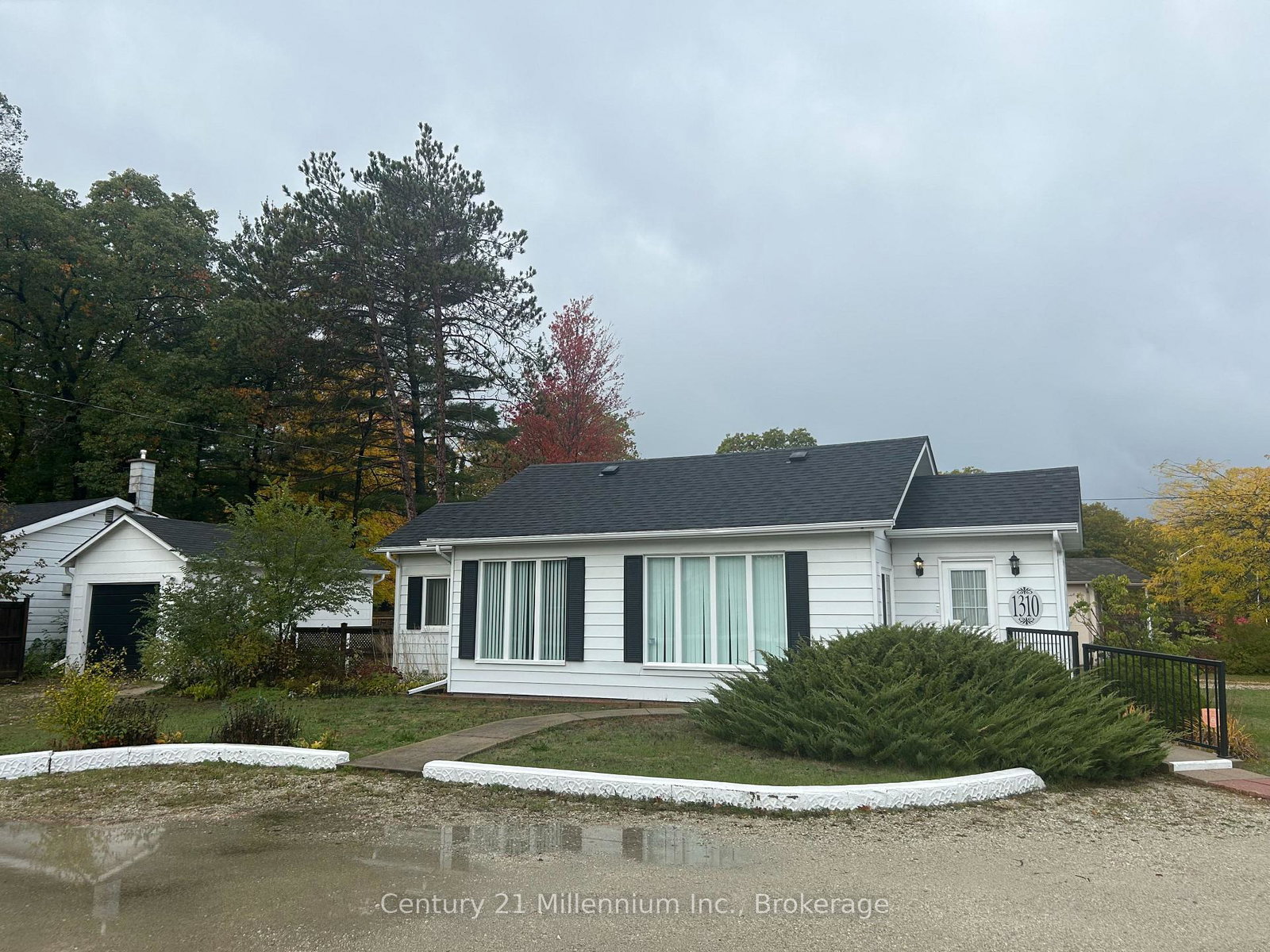 1310-mosley-street-wasaga-beach-ontario-s12477735