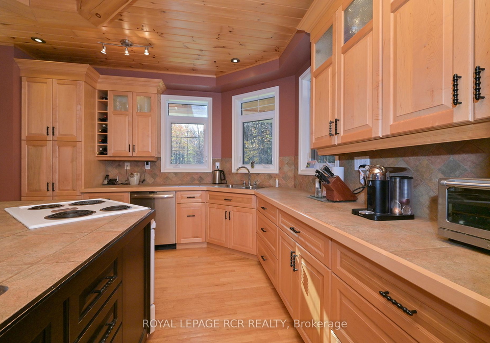 1385-baseline-road-springwater-ontario-s12478287
