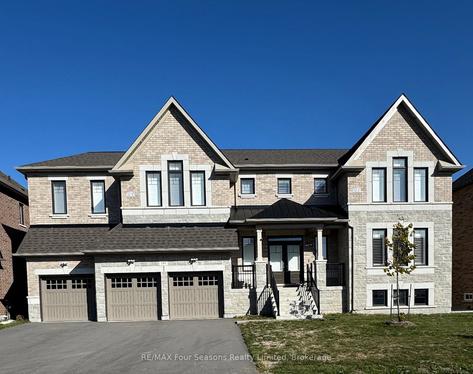 241-warden-street-clearview-ontario-s12478406