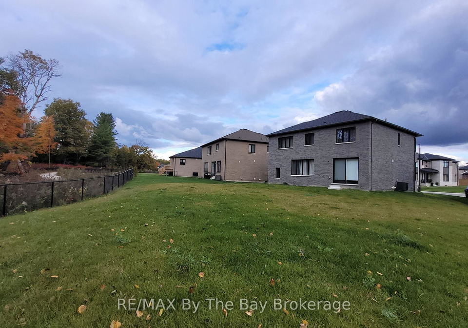 172-rosanne-circle-wasaga-beach-ontario-s12478851