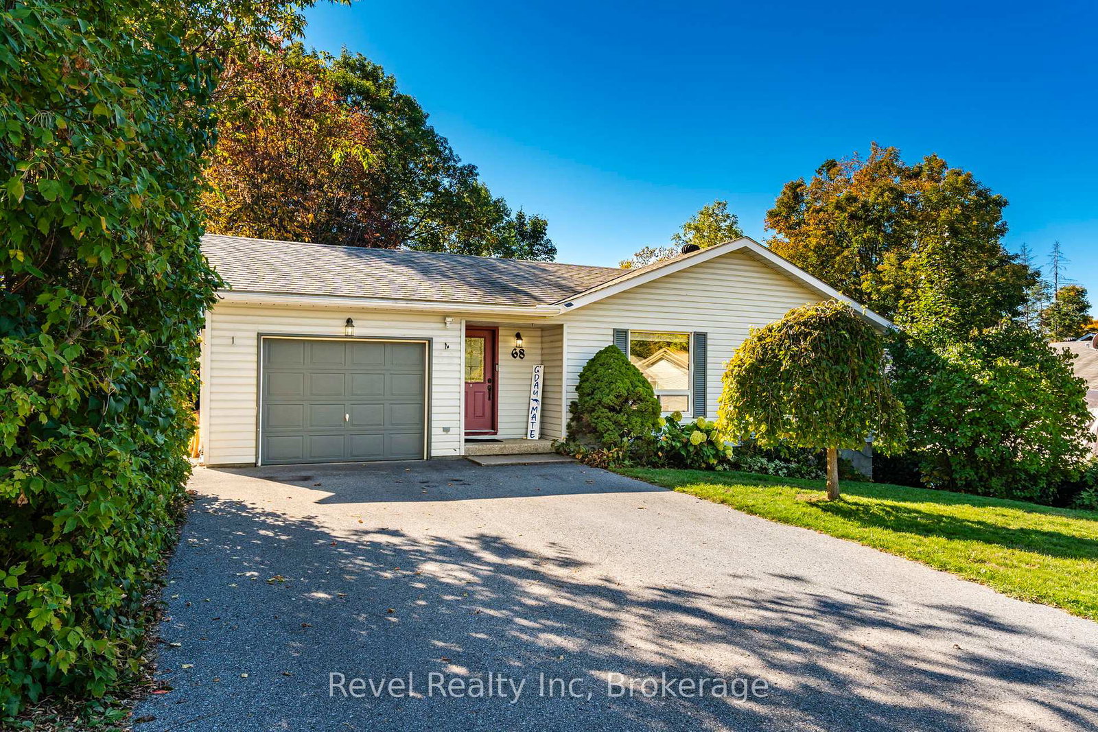 68-broad-street-penetanguishene-ontario-s12480648
