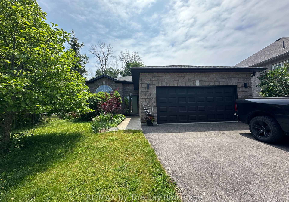 4-woodside-court-wasaga-beach-ontario-s12481334