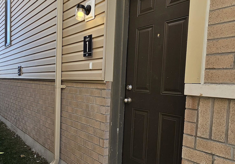 150-terry-fox-drive-barrie-ontario-s12487737