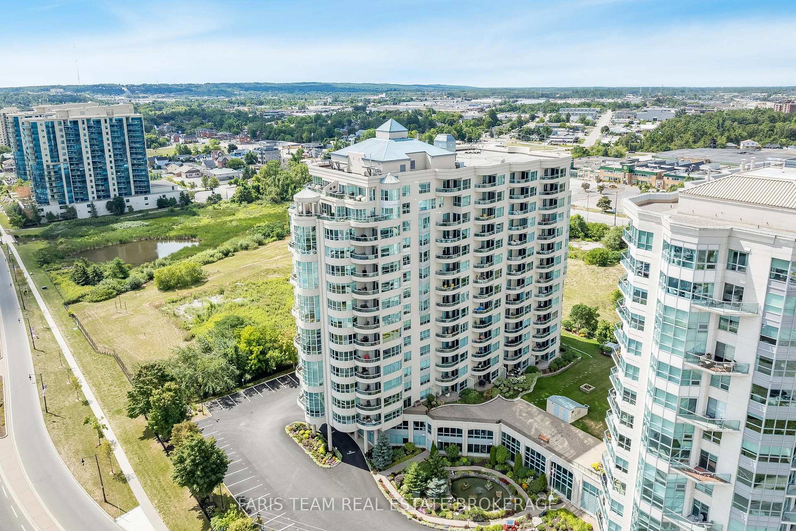 2-toronto-street-barrie-ontario-s12490182