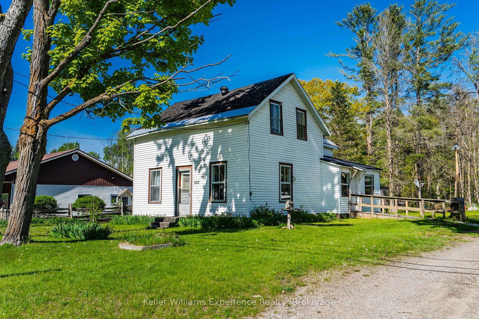 227-fox-street-penetanguishene-ontario-s12490288