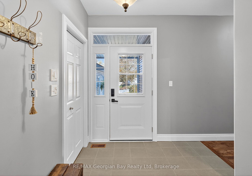 64-broad-street-penetanguishene-ontario-s12491394